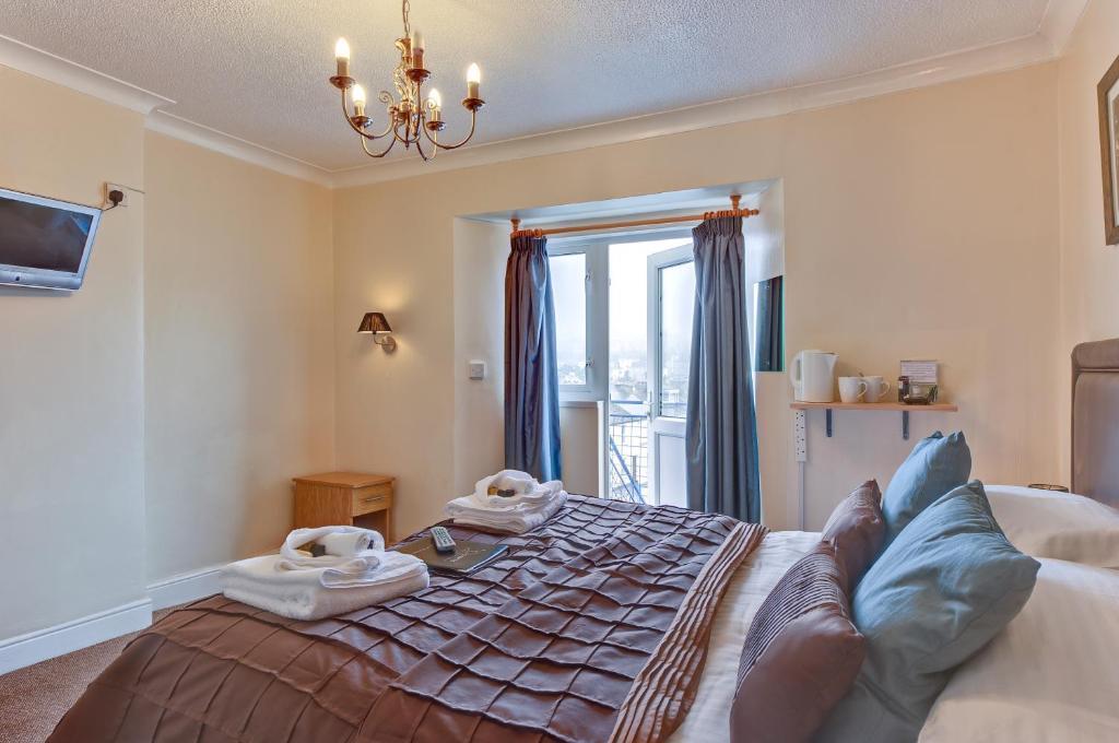 The Downs, Babbacombe Bed & Breakfast Torquay Room photo